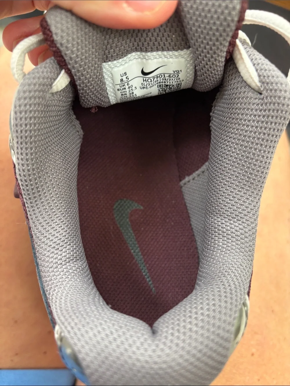 Women’s Nike V5 RNR - Picture 7 of 8